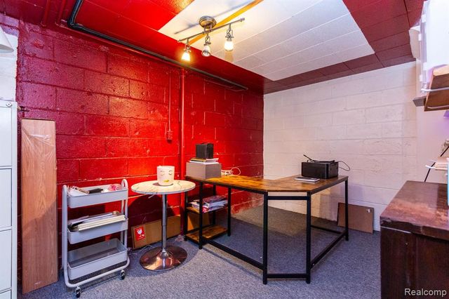 1504 E Maxlow Avenue, Hazel Park, MI 48030