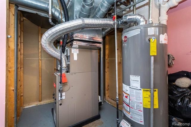 1504 E Maxlow Avenue, Hazel Park, MI 48030