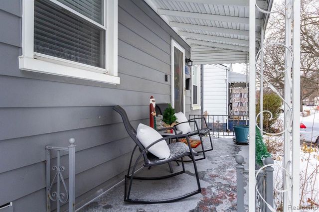 1504 E Maxlow Avenue, Hazel Park, MI 48030