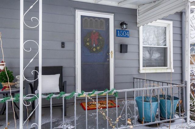 1504 E Maxlow Avenue, Hazel Park, MI 48030