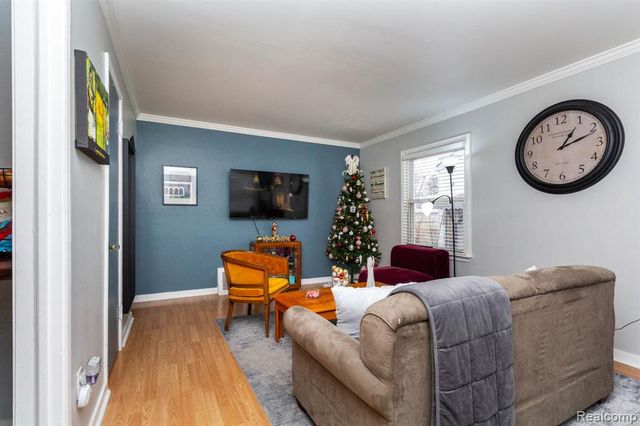 1504 E Maxlow Avenue, Hazel Park, MI 48030