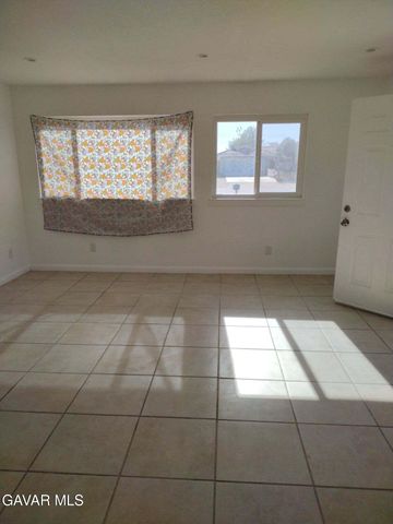 8711 S Loop Boulevard, California City, CA 93505