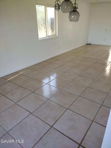 8711 S Loop Boulevard, California City, CA 93505