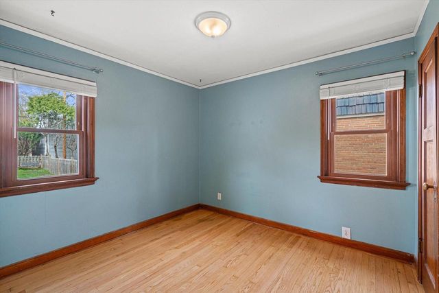 527 N 114th STREET, Wauwatosa, WI 53226
