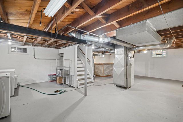 527 N 114th STREET, Wauwatosa, WI 53226