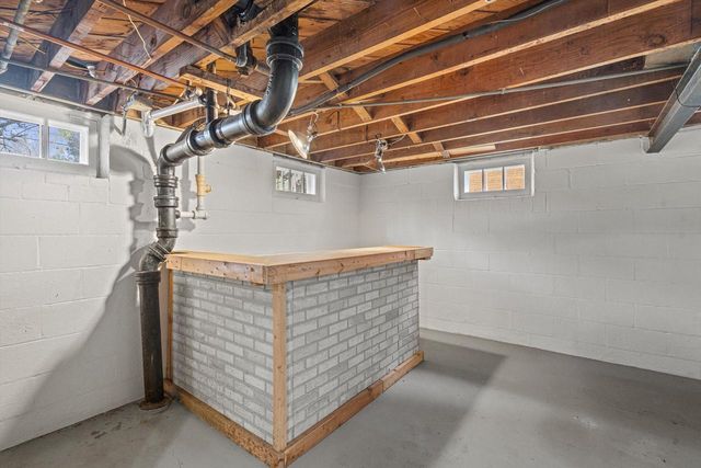 527 N 114th STREET, Wauwatosa, WI 53226