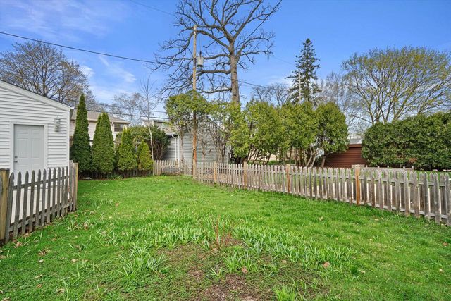 527 N 114th STREET, Wauwatosa, WI 53226
