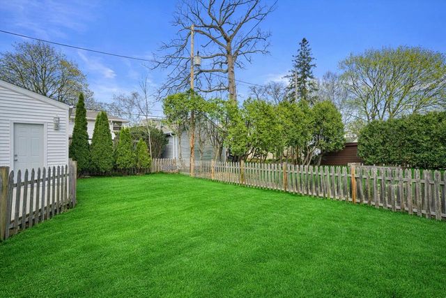 527 N 114th STREET, Wauwatosa, WI 53226