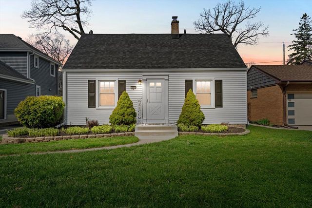 527 N 114th STREET, Wauwatosa, WI 53226