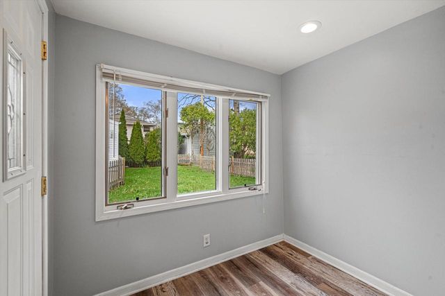 527 N 114th STREET, Wauwatosa, WI 53226