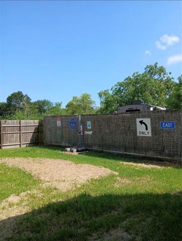 333 9th Street, San Leon, TX 77539