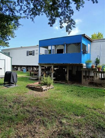 333 9th Street, San Leon, TX 77539
