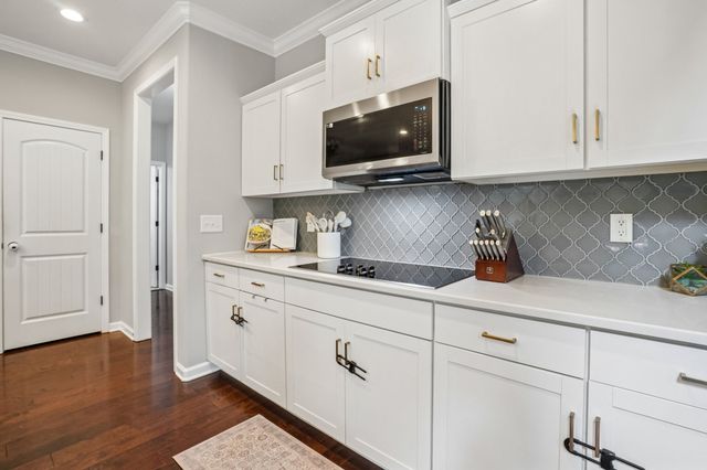 675 Sturdivant Dr, Clarksville, TN 37042