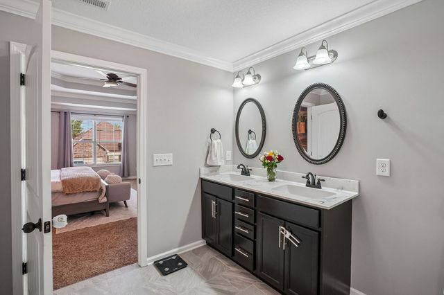 675 Sturdivant Dr, Clarksville, TN 37042