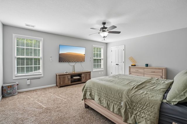 675 Sturdivant Dr, Clarksville, TN 37042