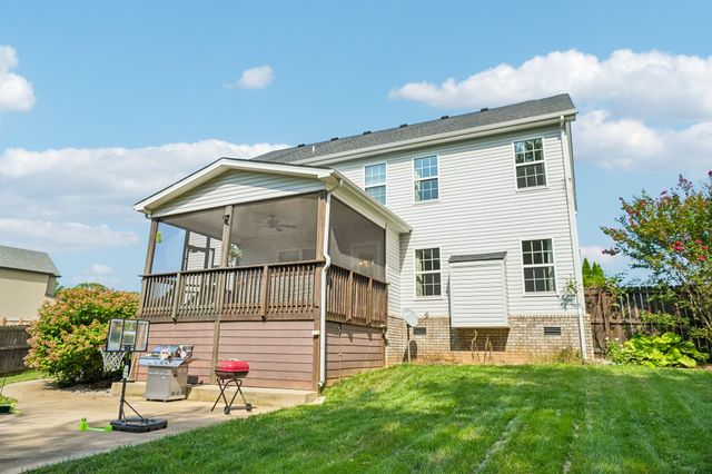 675 Sturdivant Dr, Clarksville, TN 37042