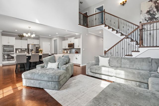 675 Sturdivant Dr, Clarksville, TN 37042