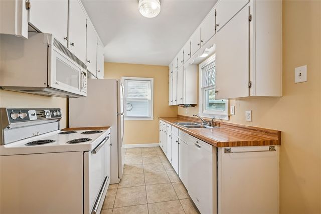 3008 Henderson Avenue SE, Cedar Rapids, IA 52403