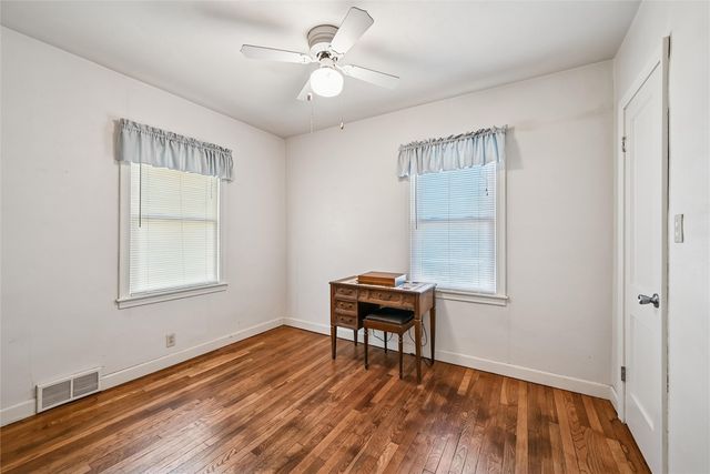 3008 Henderson Avenue SE, Cedar Rapids, IA 52403