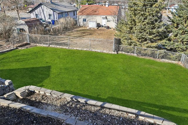 3008 Henderson Avenue SE, Cedar Rapids, IA 52403