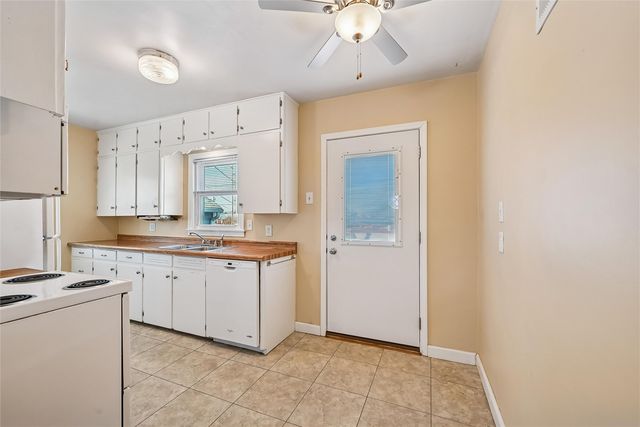 3008 Henderson Avenue SE, Cedar Rapids, IA 52403