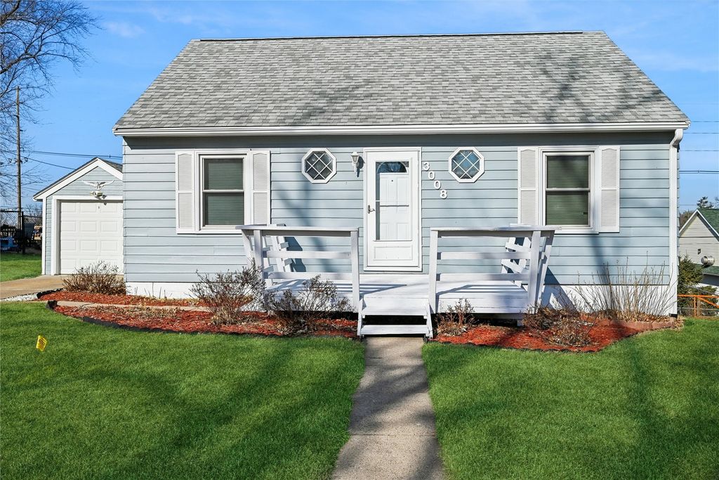 3008 Henderson Avenue SE, Cedar Rapids, IA 52403