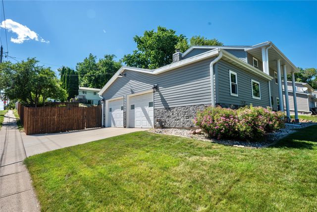 3601 Pawnee Place, Sioux City, IA 51104