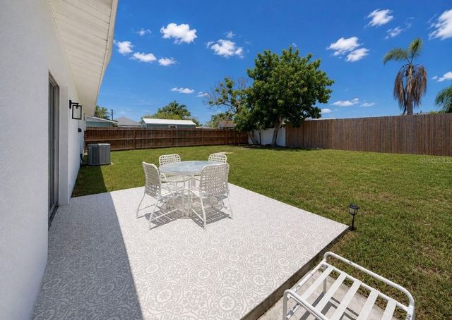 485 FLORIDA CIRCLE N, Apollo Beach, FL 33572
