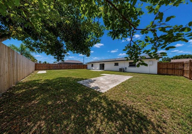485 FLORIDA CIRCLE N, Apollo Beach, FL 33572