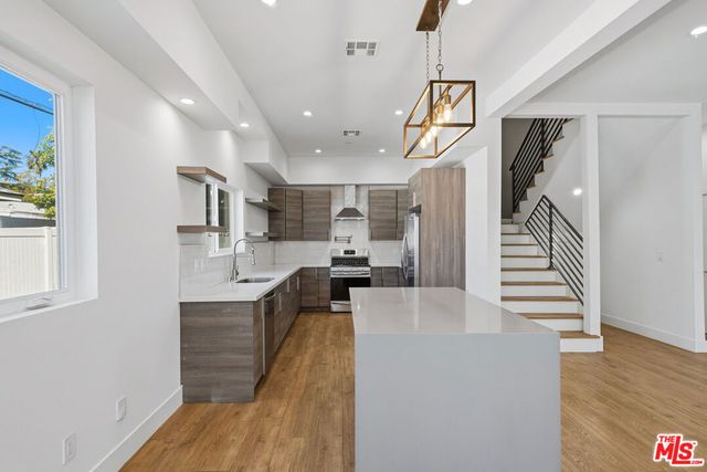 5641 Riverton Avenue, North Hollywood, CA 91601