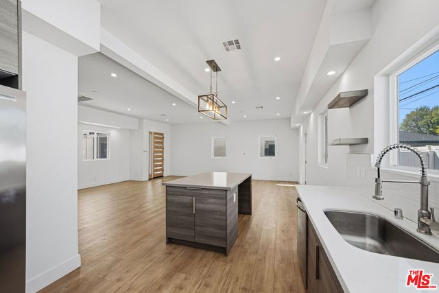 5641 Riverton Avenue, North Hollywood, CA 91601