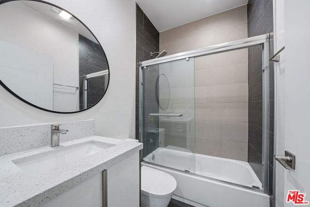 5641 Riverton Avenue, North Hollywood, CA 91601