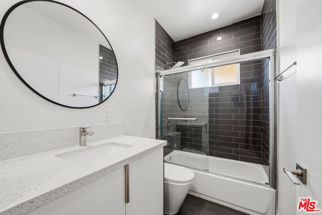 5641 Riverton Avenue, North Hollywood, CA 91601