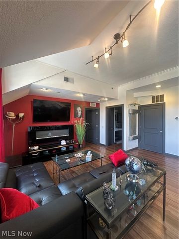 1846 Front Street 408, Cuyahoga Falls, OH 44221