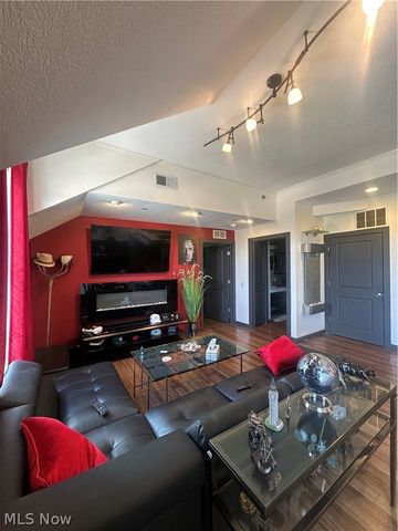 1846 Front Street 408, Cuyahoga Falls, OH 44221