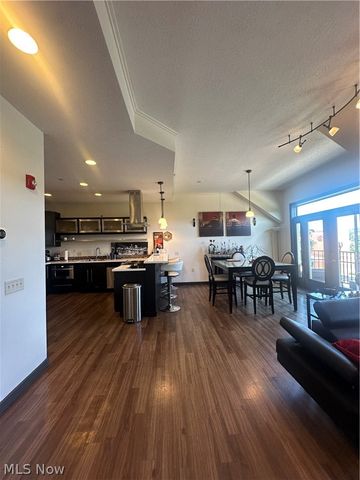 1846 Front Street 408, Cuyahoga Falls, OH 44221