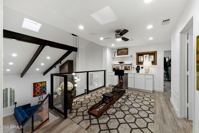 20 E LOS ARBOLES Circle, Tempe, AZ 85284
