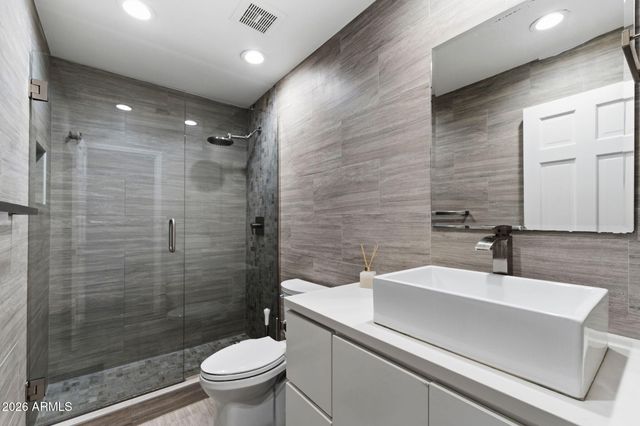 20 E LOS ARBOLES Circle, Tempe, AZ 85284
