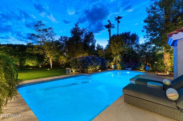 20 E LOS ARBOLES Circle, Tempe, AZ 85284