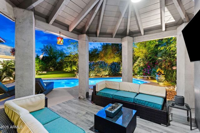 20 E LOS ARBOLES Circle, Tempe, AZ 85284