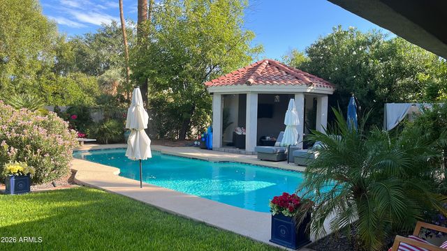 20 E LOS ARBOLES Circle, Tempe, AZ 85284