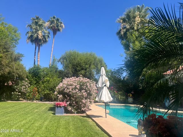 20 E LOS ARBOLES Circle, Tempe, AZ 85284