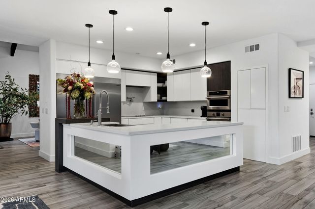 20 E LOS ARBOLES Circle, Tempe, AZ 85284