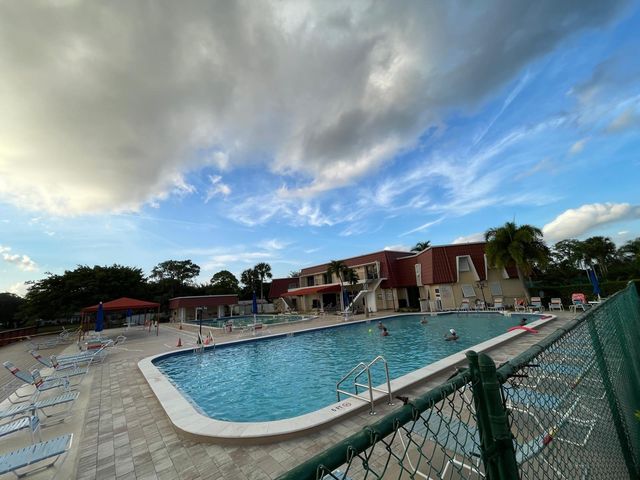 127 Amherst Ln 127, Lake Worth, FL 33467
