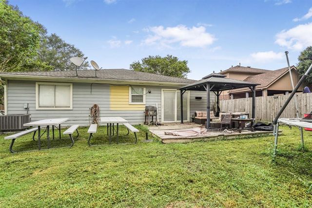 18115 Lago Forest Drive, Humble, TX 77346