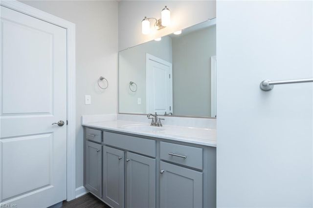 311 Station DR, Suffolk, VA 23434