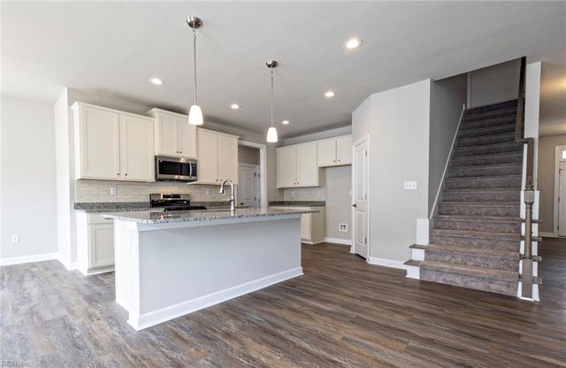 311 Station DR, Suffolk, VA 23434