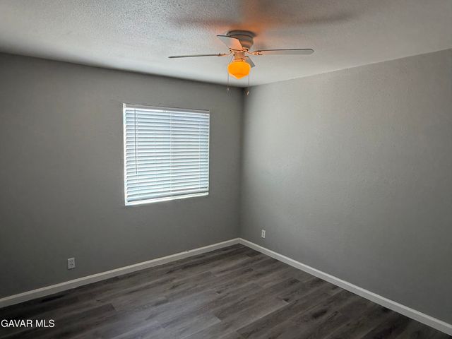 4242 W Avenue L 102, Lancaster, CA 93536