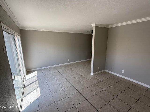 4242 W Avenue L 102, Lancaster, CA 93536