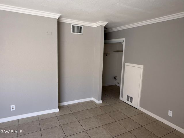 4242 W Avenue L 102, Lancaster, CA 93536